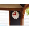 Hodiny v domečku na hraní